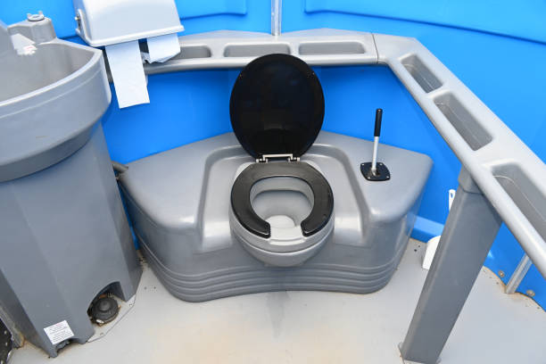 Portable Toilet Options We Offer in La Crosse, KS