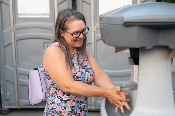 Best Affordable portable toilet rental  in La Crosse, KS